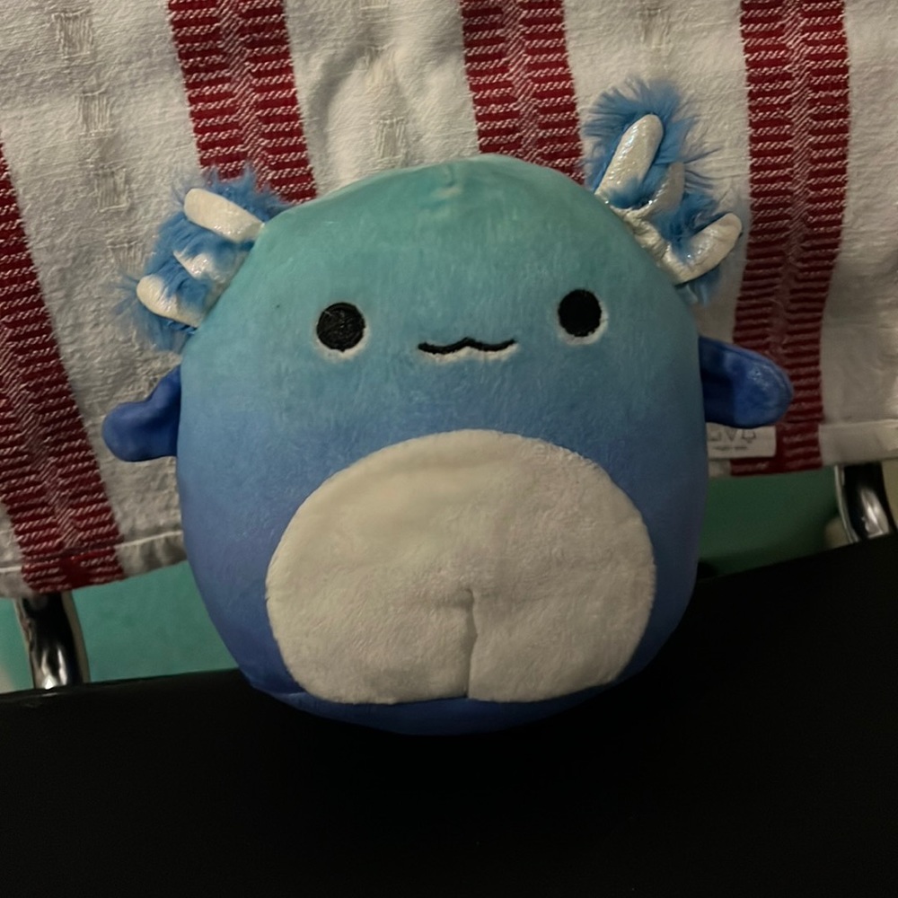 Squishmallow 5" Miss Vi Blue Axolotl